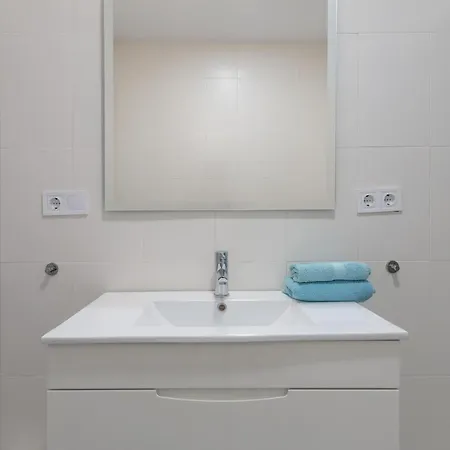 Apartamento New Modern 2-bedroom Torremolinos