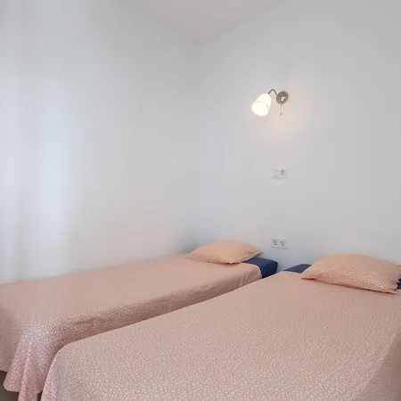 Apartamento New Modern 2-bedroom *
